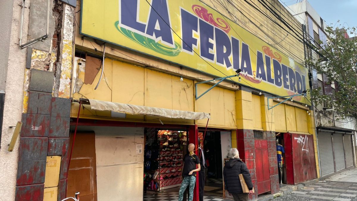 Finaliza el contrato en el espacio donde se desarrolla la Feria Alberdi y no se renovaría el pago