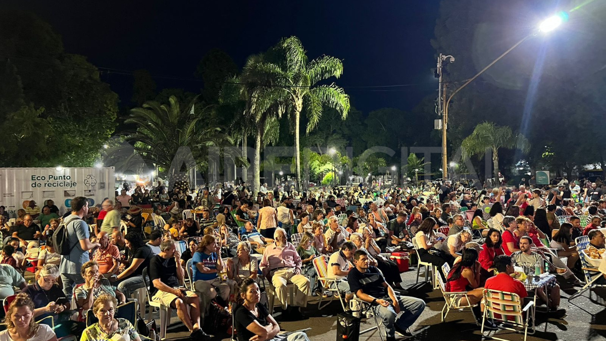 Una importante cantidad de público se hizo presente en la segunda jornada del Festival de Guadalupe. Una importante cantidad de público se hizo presente en la segunda jornada del Festival de Guadalupe.