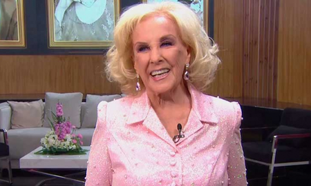 Por una noche, Mirtha Legrand volvió a ponerse al frente de su emblemático programa La Noche de Mirtha. Por una noche, Mirtha Legrand volvió a ponerse al frente de su emblemático programa La Noche de Mirtha.
