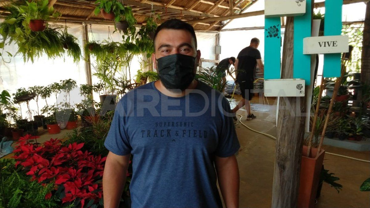 AIRE habló con Pablo Ferreyra, encargado de un vivero ubicado en Bulevar Gálvez.