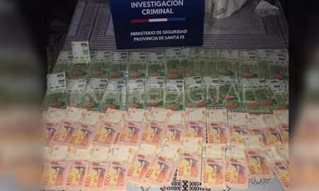 El dinero que fue secuestrado de la vivienda allanada. El dinero que fue secuestrado de la vivienda allanada.
