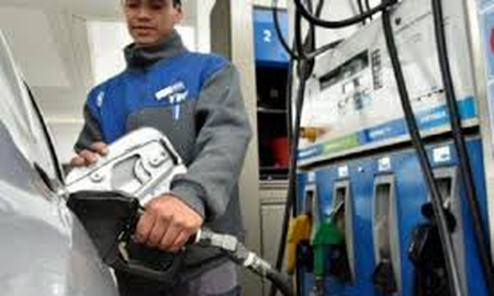 La nafta Súper mostró una baja de precio este lunes en Santa Fe. La nafta Súper mostró una baja de precio este lunes en Santa Fe.