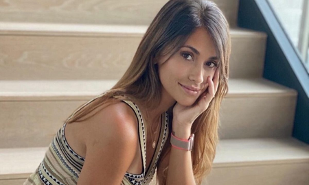 Antonela Roccuzzo sorprendió con su look para cenar con Lionel Messi. Antonela Roccuzzo sorprendió con su look para cenar con Lionel Messi.
