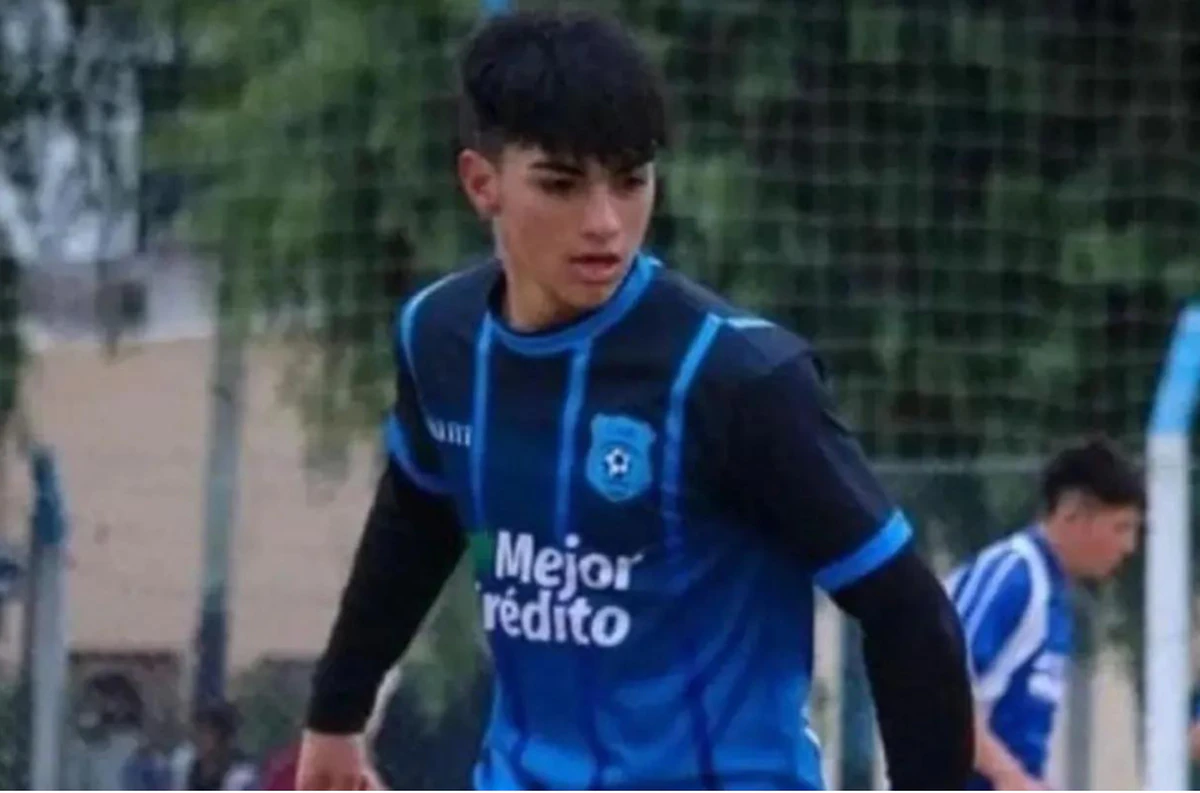 Salvó a su novia de ser atropellada por un auto