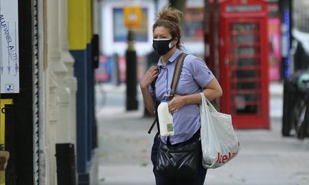 Si bien se levantarán las restricciones, todavía se recomienda el uso de la mascarilla en espacios públicos concurridos. Si bien se levantarán las restricciones, todavía se recomienda el uso de la mascarilla en espacios públicos concurridos.