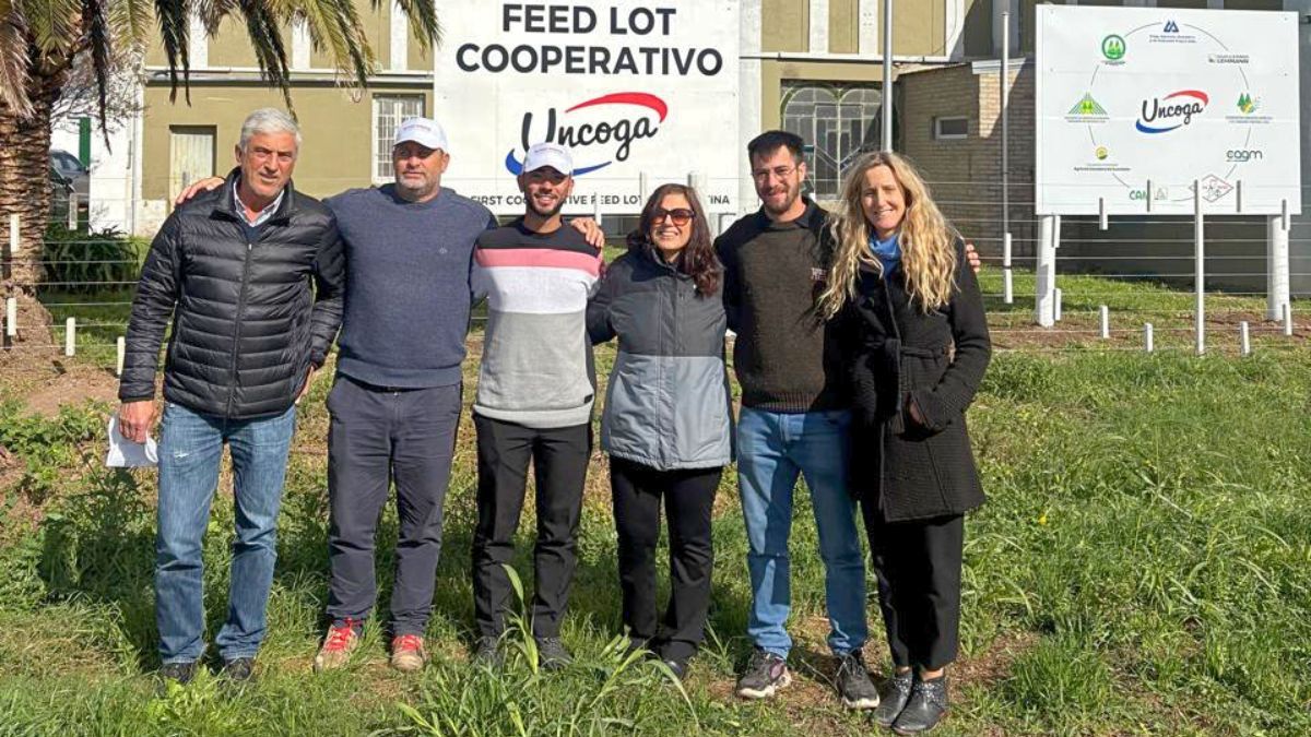 Raul Cagliero,  responsable del proyecto, junto al Dr. Lucas Colombero responsable  técnico del feedlot, el administrador Ian Trinkardt, la responsable del sistema informático y de gestión Maria Rosa Perez, el administrativo José Beltramino y la gerente del área Gisela Cortese.