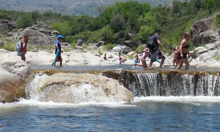Paso de las Tropas, un atractivo balneario de Córdoba escondido en Traslasierra para una escapada de verano. Paso de las Tropas, un atractivo balneario de Córdoba escondido en Traslasierra para una escapada de verano.