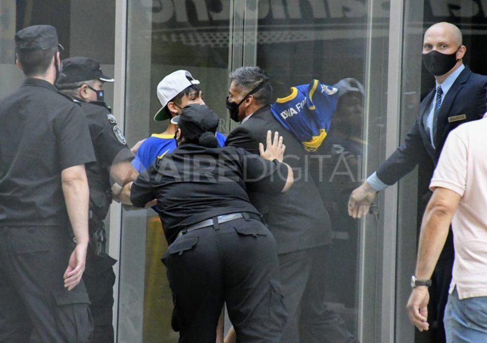 Por momentos, el operativo de seguridad se desbordó pero no hubo mayores inconvenientes.