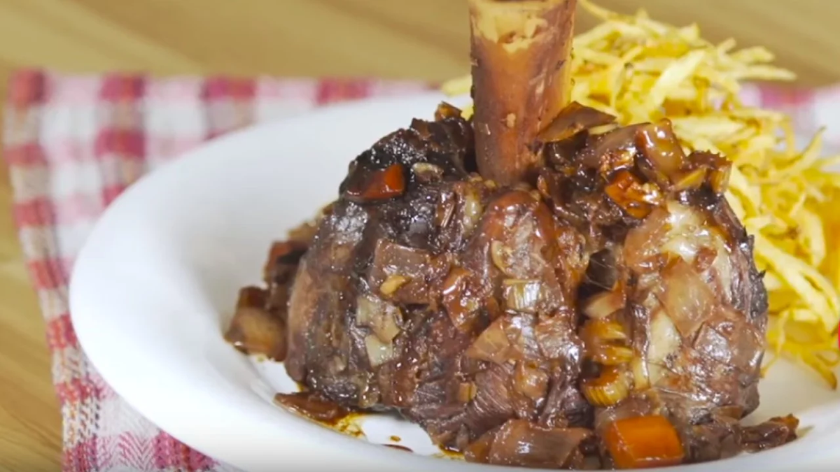 El osobuco al horno es un plato delicioso y fácil de hacer en casa. El osobuco al horno es un plato delicioso y fácil de hacer en casa.