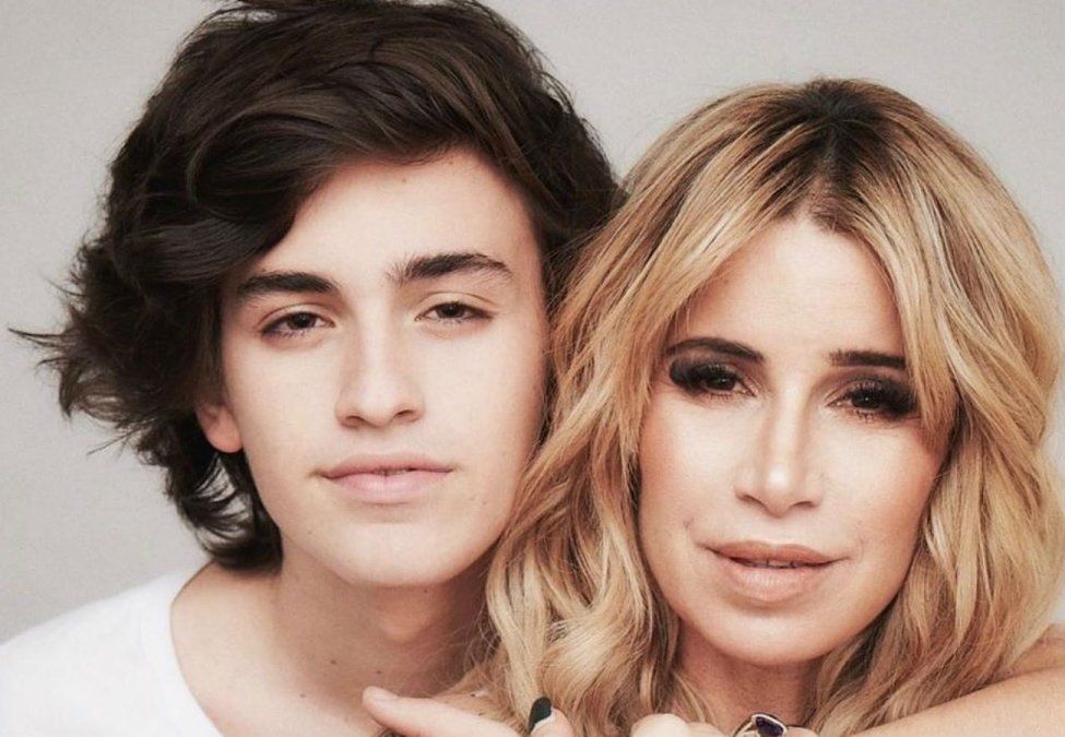 Tomás Otero es el hijo más grande de Florencia Peña y recientemente tuvo su debut como modelo.&nbsp;