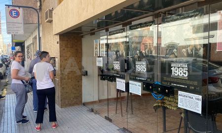 La película rompió récords de audiencia en el Cine América. La película rompió récords de audiencia en el Cine América.