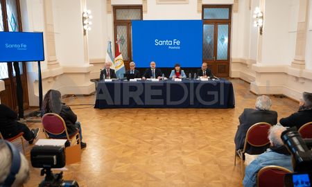En diálogo con AIRE, la ministra de Gobierno, Celia Arena, calificó al acuerdo con Nación de “muy conveniente” y ratificó el destino de los fondos: obra pública. En diálogo con AIRE, la ministra de Gobierno, Celia Arena, calificó al acuerdo con Nación de “muy conveniente” y ratificó el destino de los fondos: obra pública.