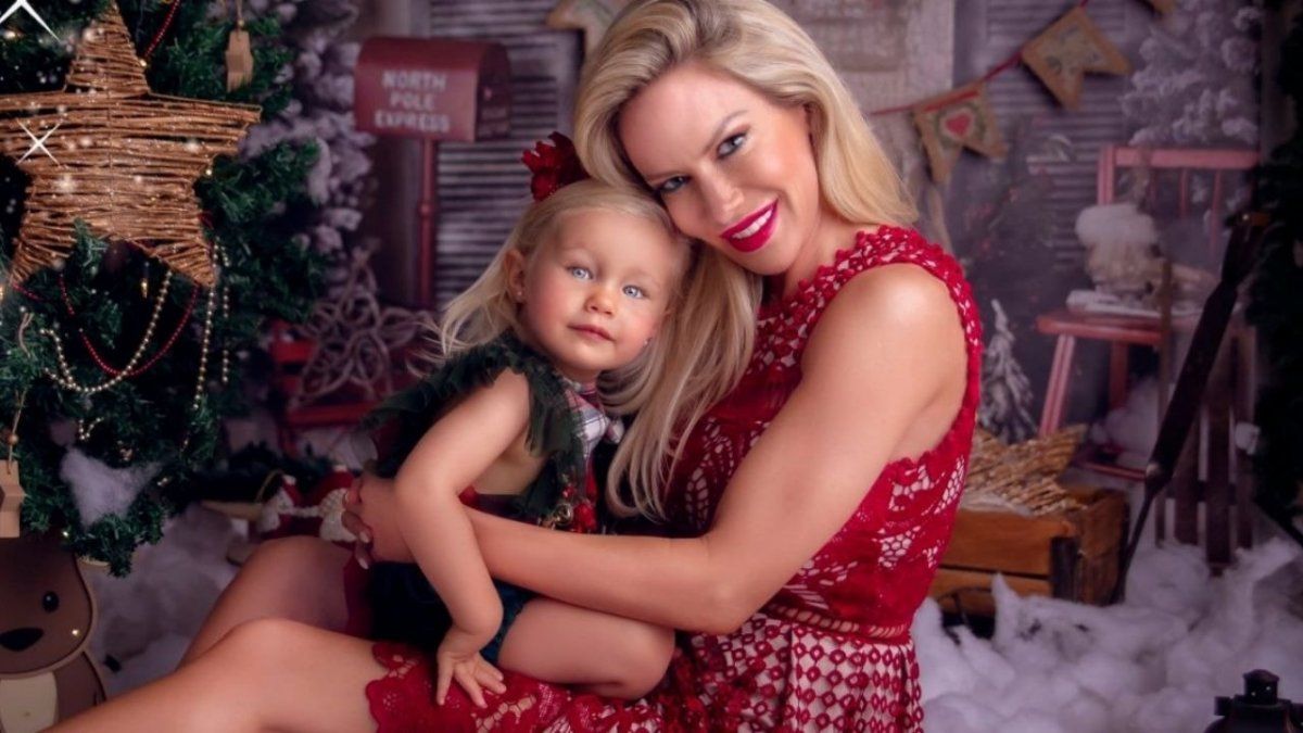 Luciana Salazar junto a Matilda