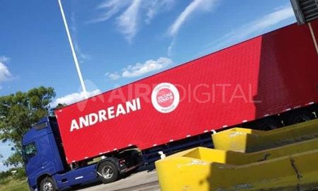 Pasadas las 16.30 de este domingo un camión de Andreani con vacunas Sputnik V pasó por el peaje de Sauce Viejo con destino al norte. Pasadas las 16.30 de este domingo un camión de Andreani con vacunas Sputnik V pasó por el peaje de Sauce Viejo con destino al norte.