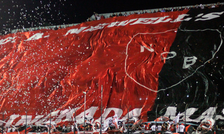A pesar de los disparos en el estadio, Newells confirmó el banderazo y dio detalles para los hinchas A pesar de los disparos en el estadio, Newells confirmó el banderazo y dio detalles para los hinchas