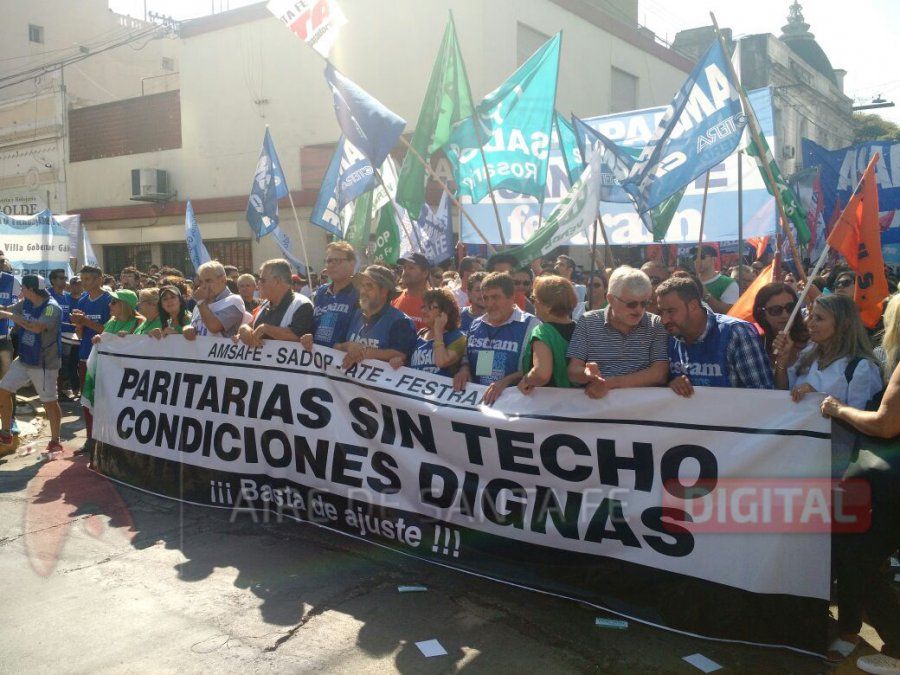 El gobierno convocaría nuevamente a los docentes