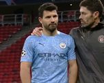 El Kun Agüero se mostró enojado por no recibir pelotas de sus compañeros del Manchester City durante el último partido por Champions League ante el Borussia Möchengladbach. El Kun Agüero se mostró enojado por no recibir pelotas de sus compañeros del Manchester City durante el último partido por Champions League ante el Borussia Möchengladbach.
