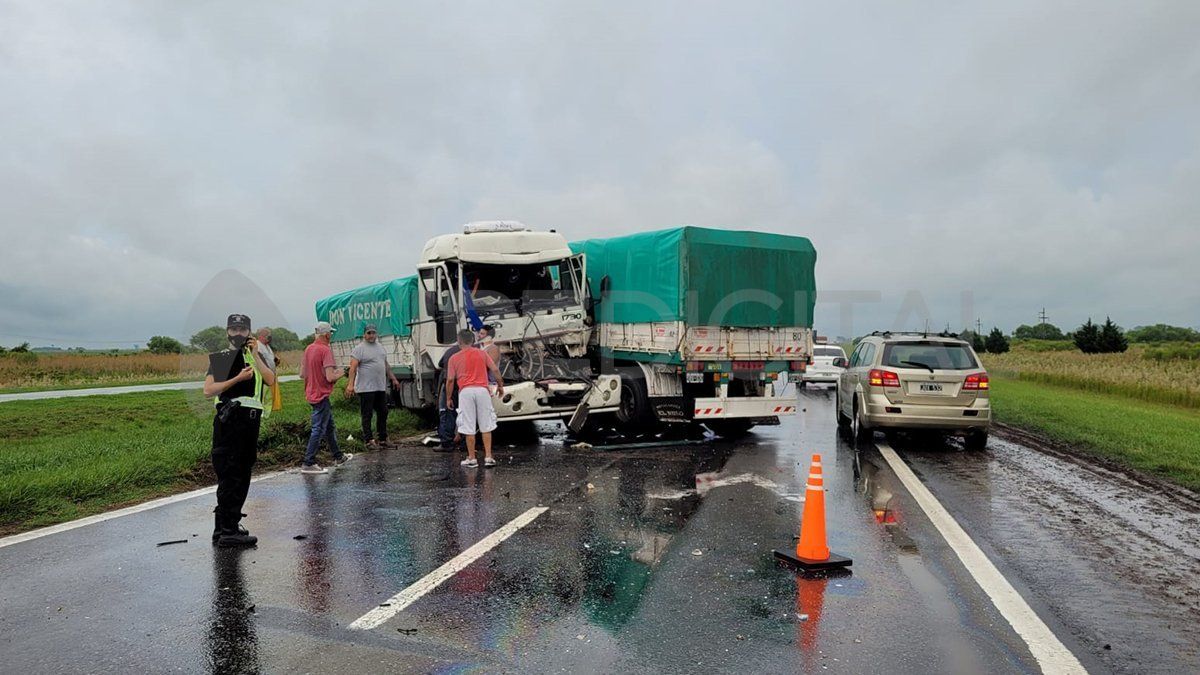 El siniestro se produjo cerca de las 9:30 en el kilómetro 80 en sentido ascendente de la autopista Rosario - Santa Fe
