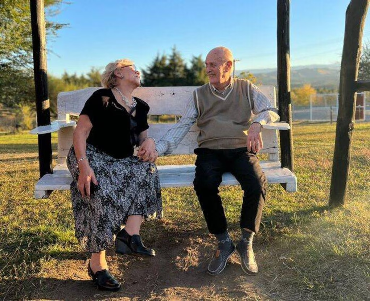 A sus 90 y 83 años, apostaron al amor y se casaron en Carlos Paz. Foto: Info Ya A sus 90 y 83 años, apostaron al amor y se casaron en Carlos Paz. Foto: Info Ya