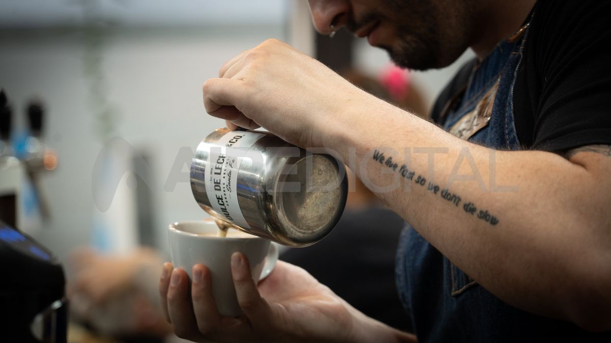 La sucursal santafesina incluye un café de especialidad. La sucursal santafesina incluye un café de especialidad.