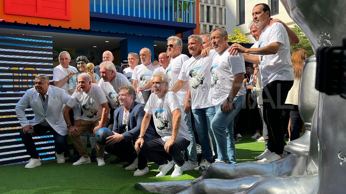 El homenaje, que se llevó a cabo en “El Árbol de los Sueños”, contó con la presencia de casi 15 campeones del mundo argentinos.