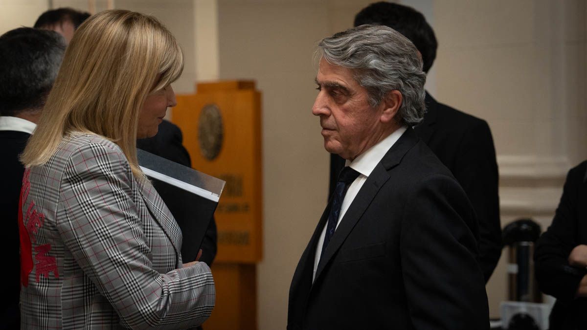 Ponce Asahad también arremetió contra la política santafesina, señalando que el senador Traferri sigue gozando de su posición política y eludiendo a la justicia. Ponce Asahad también arremetió contra la política santafesina, señalando que el senador Traferri sigue gozando de su posición política y eludiendo a la justicia.