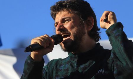 El líder del Frente Patria Grande, Juan Grabois, analizó que la posibilidad de que Unión por la Patria sume votos en las elecciones generales depende de las medidas económicas. El líder del Frente Patria Grande, Juan Grabois, analizó que la posibilidad de que Unión por la Patria sume votos en las elecciones generales depende de las medidas económicas.