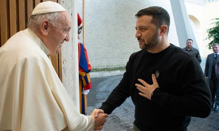 Francisco recibió a Zelenski en el Vaticano. Francisco recibió a Zelenski en el Vaticano.