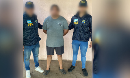 Detuvieron al integrante de una organización criminal que realizaba secuestros extorsivos en las ciudades de Rosario, San Nicolás de los Arroyos y en el conurbano bonaerense. Detuvieron al integrante de una organización criminal que realizaba secuestros extorsivos en las ciudades de Rosario, San Nicolás de los Arroyos y en el conurbano bonaerense.