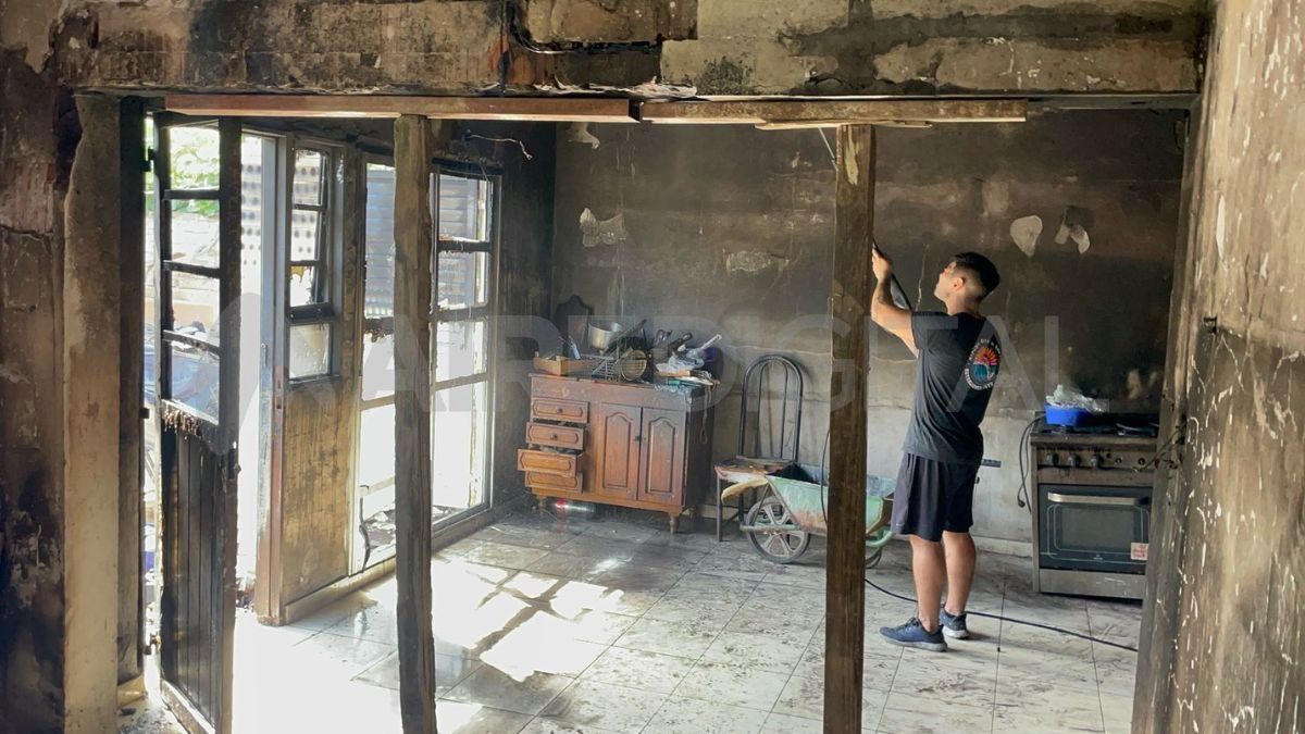 La casa del barrio Las Flores donde se produjo un incendio presenta riesgo de derrumbe