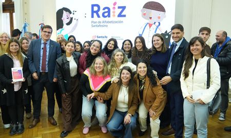 El gobernador y el ministro de Educación presentaron los resultados de la segunda evaluación provincial de lectura, que mostró mejoras en todos los indicadores respecto de 2024. El gobernador y el ministro de Educación presentaron los resultados de la segunda evaluación provincial de lectura, que mostró mejoras en todos los indicadores respecto de 2024.