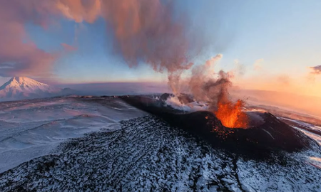 El volcán que expulsa oro en polvo todos los días: dónde está y a qué se debe El volcán que expulsa oro en polvo todos los días: dónde está y a qué se debe