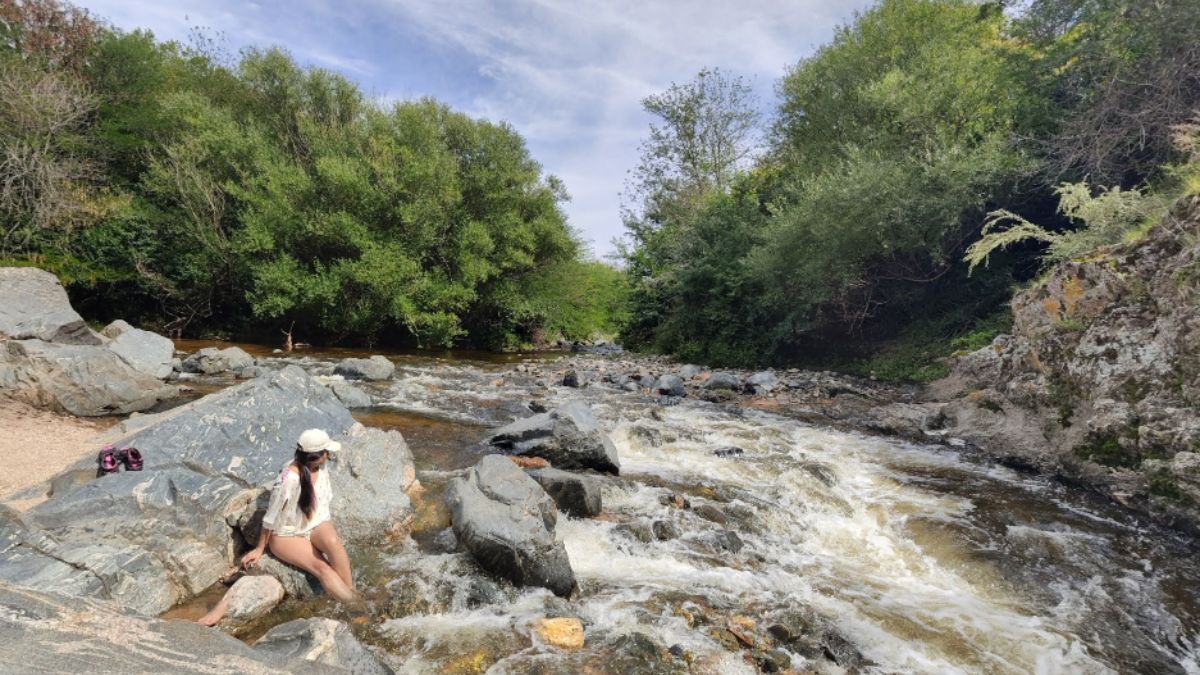 A ubicada al sur de la provincia de Córdoba y escondida a orillas del Río de las Barrancas