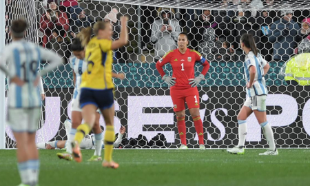 La Selección Argentina perdió 2-0 contra Suecia y se despidió del Mundial femenino. La Selección Argentina perdió 2-0 contra Suecia y se despidió del Mundial femenino.
