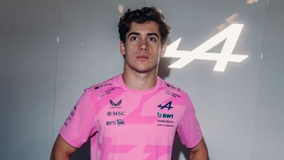 Franco Colapinto se mostró enamorado mientras se prepara para competir en la Fórmula 1