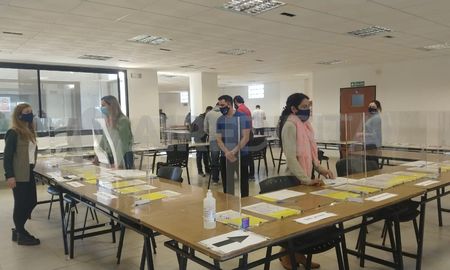 En las instalaciones del Tribunal Electoral de Santa Fe se presentaron las boletas preliminares que se utilizarán en las Paso el próximo 12 de septiembre. En las instalaciones del Tribunal Electoral de Santa Fe se presentaron las boletas preliminares que se utilizarán en las Paso el próximo 12 de septiembre.