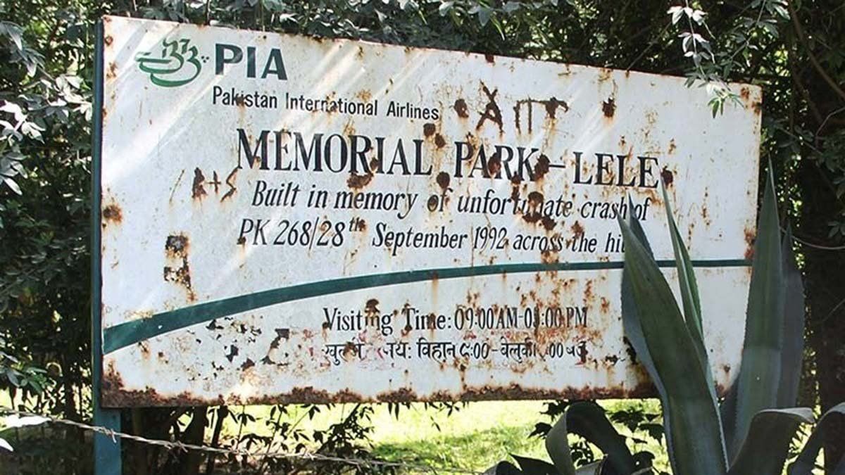 En memoria de las víctimas del Pakistan International Airlines en 1992.