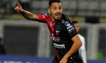 Javier Correa, ex Colón: El rojo y blanco me queda muy bien, los colores me gustan. Javier Correa, ex Colón: El rojo y blanco me queda muy bien, los colores me gustan.