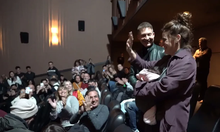 Adrián Suar y Pilar Gamboa se escondieron en una función de 30 noches con mi ex y sorprendieron al público Adrián Suar y Pilar Gamboa se escondieron en una función de 30 noches con mi ex y sorprendieron al público
