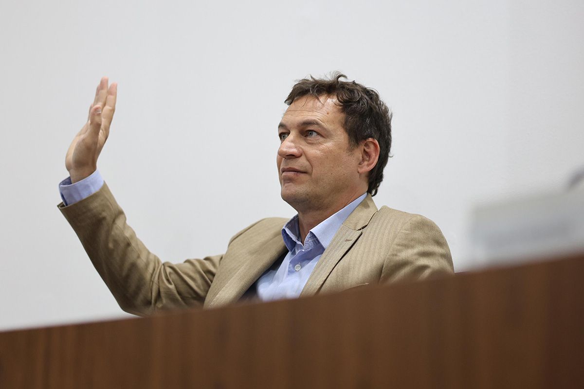 “La lucha contra la corrupción es un tema central en la agenda pública”