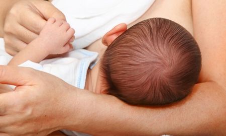 Policías de Recreo salvaron la vida de un bebe de 10 días al efectuarle maniobras de RCP porque que no podía respirar.