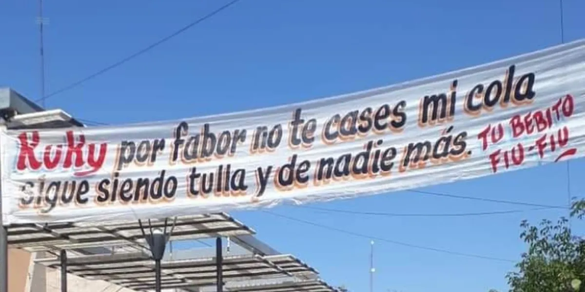 Le colgó un pasacalles a su amante y se volvió viral: Tu bebito fiu fiu