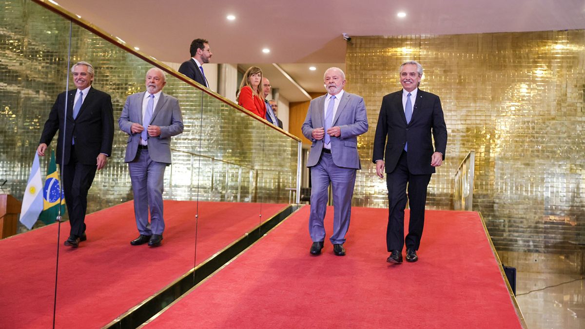 Alberto Fernández mantuvieron una cumbre en Brasil este martes y el mandatario local prometió ayudar a la Argentina.