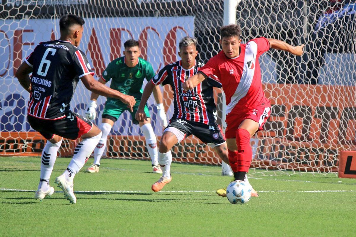 Chacarita vs. Deportivo Maipú. Primera fecha, zona A de la Primera Nacional. Chacarita vs. Deportivo Maipú. Primera fecha, zona A de la Primera Nacional.