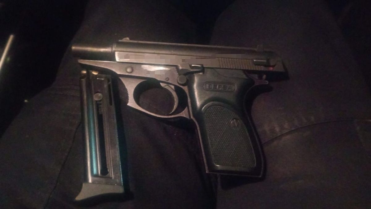El arma incautada al hombre detenido El arma incautada al hombre detenido