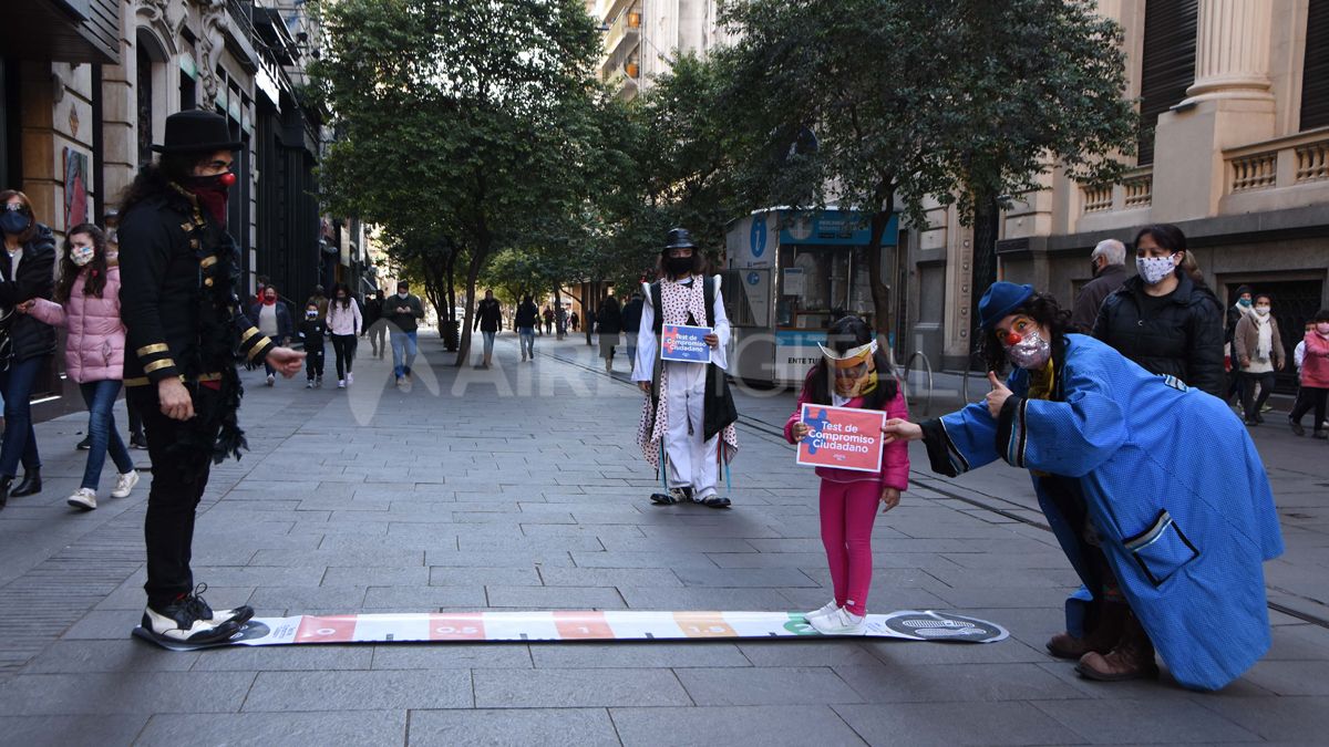 Artistas promocionan las medidas de distanciamiento social