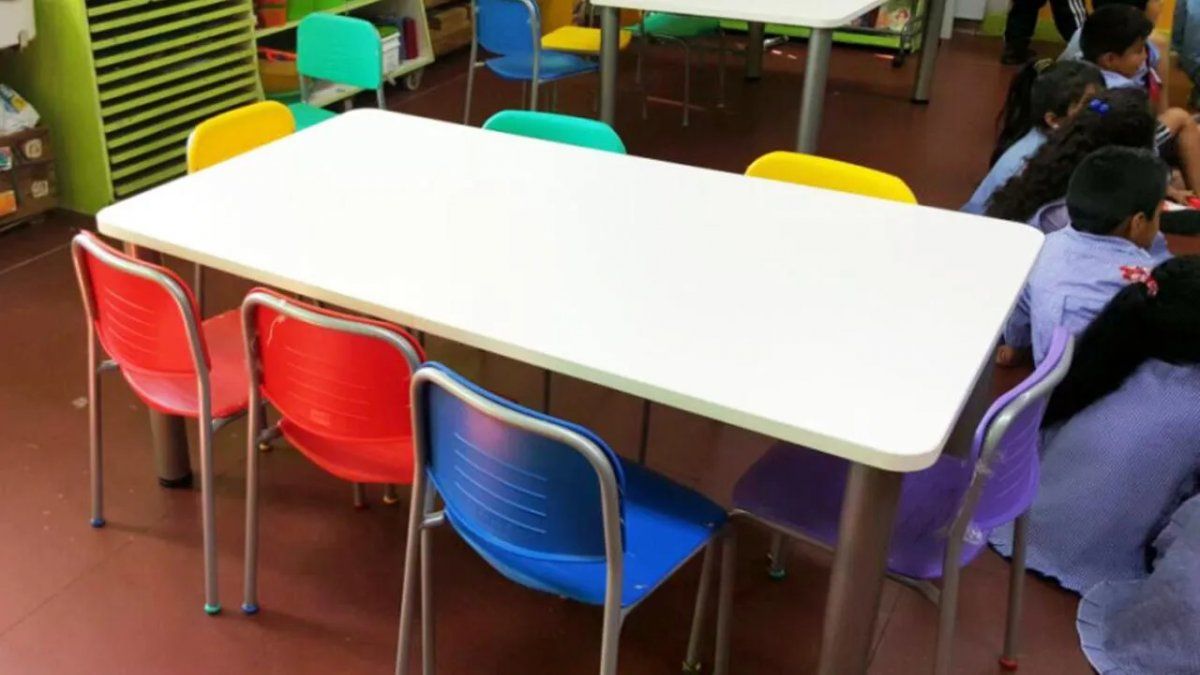 Una nena llevó tequila al jardín de infantes y lo compartió con los compañeritos