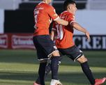 Tras un gol de Claudio Riaño en contra, Independiente se encontró con la victoria en Santiago del Estero.