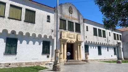 Entraron a robar a la Escuela Normal: se llevaron la estación meteorológica, una computadora y ventiladores