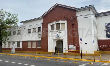 La escuela Moreno, en barrio Candioti durante el primer día de paro de Amsafé. La escuela Moreno, en barrio Candioti durante el primer día de paro de Amsafé.